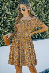 Robe froncée à volants et à volants à fleurs
